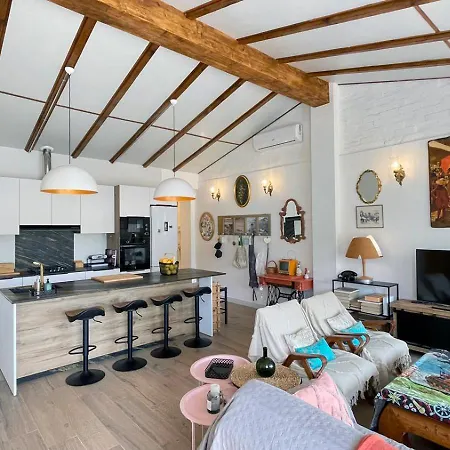 Apartamento Castelo דירה *
